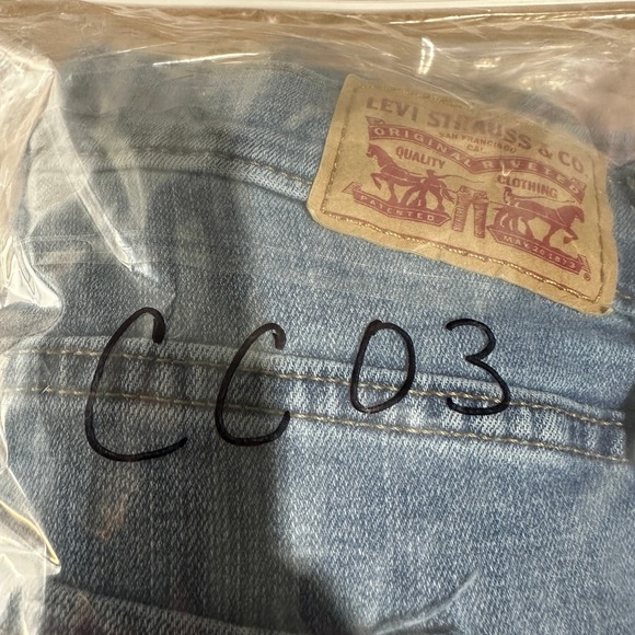 Levi's Strauss 315 Sz 33x32 Shaping Bootcut Women Jeans Blue  Casual Comfy Wear - Picture 7 of 7